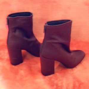 Jessica Simpson wine-colored booties!